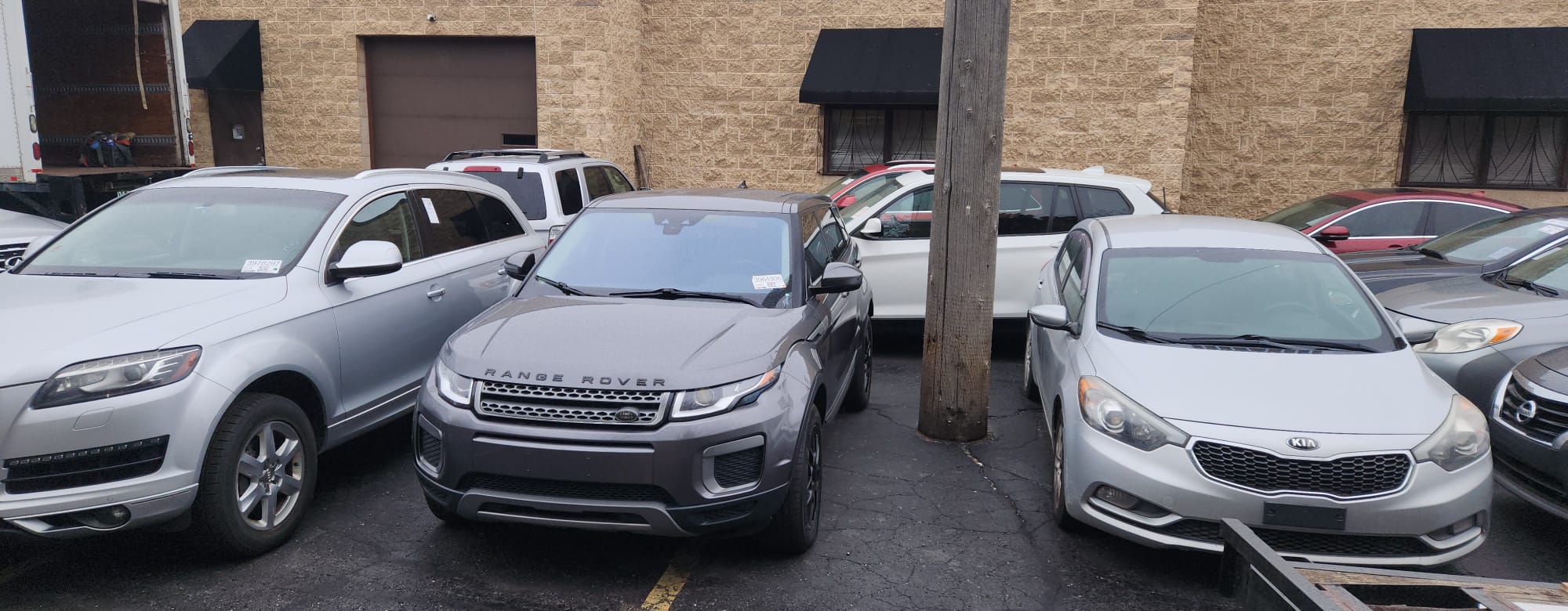 Vehicle inventory — Range Rover, Kia, and more